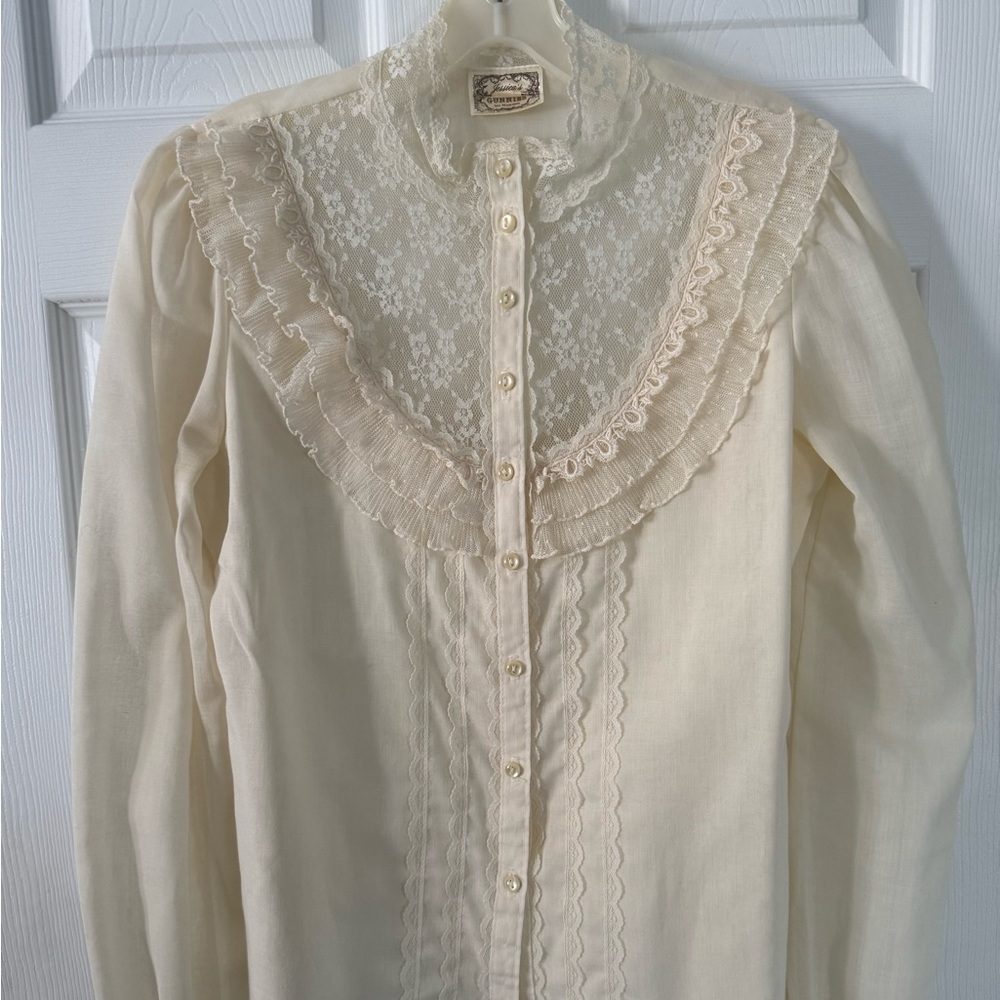 Jessica’s Gunnies size S Vintage 70s Gunne Sax Cream Lace Button Down shirt